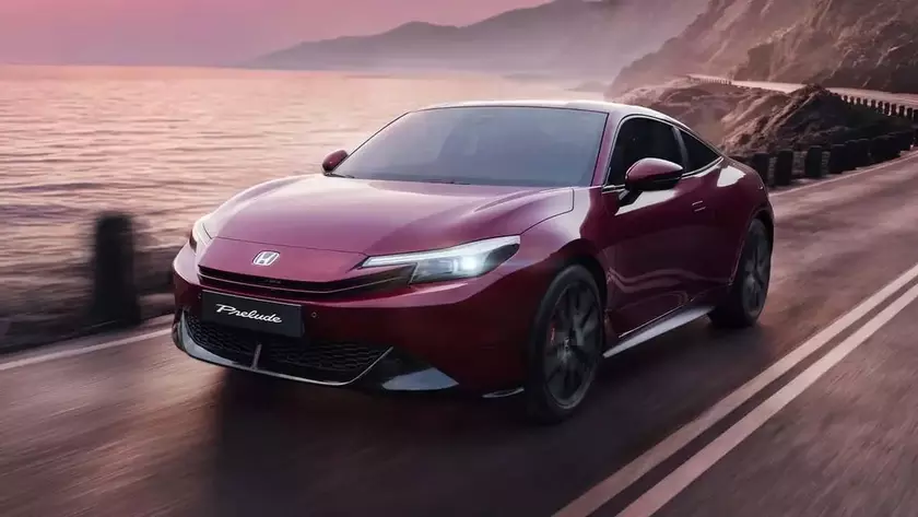 Honda Prelude Limited Edition на городском фоне