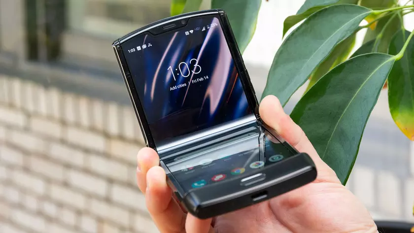 Официально: Lenovo представит второе поколение «раскладушки» Motorola RAZR в сентябре