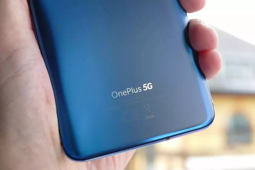 В OxygenOS нашли упоминание новых флагманов OnePlus 9