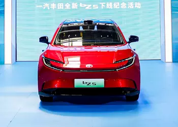 FAW-Toyota bZ5 with BYD Blade batteries has rolled off the assembly line in China