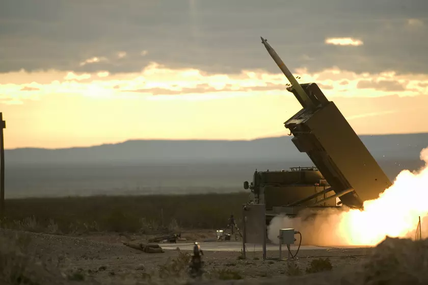 Великобритания модернизирует реактивные системы залпового огня M270 MLRS до модификации M270A2 и получит ракеты GMLRS-ER и PrSM с дальностью пуска до 500 км