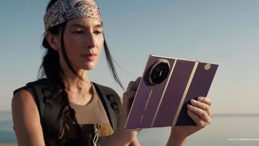 Инновационный взгляд на мир: первый постер Huawei Mate XTs