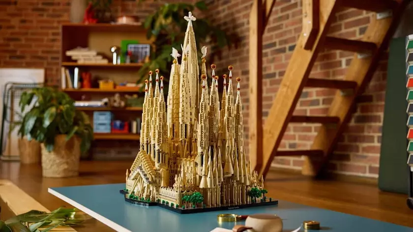 LEGO Meets Gaudí: The Sagrada Família Like You've Never Seen Before