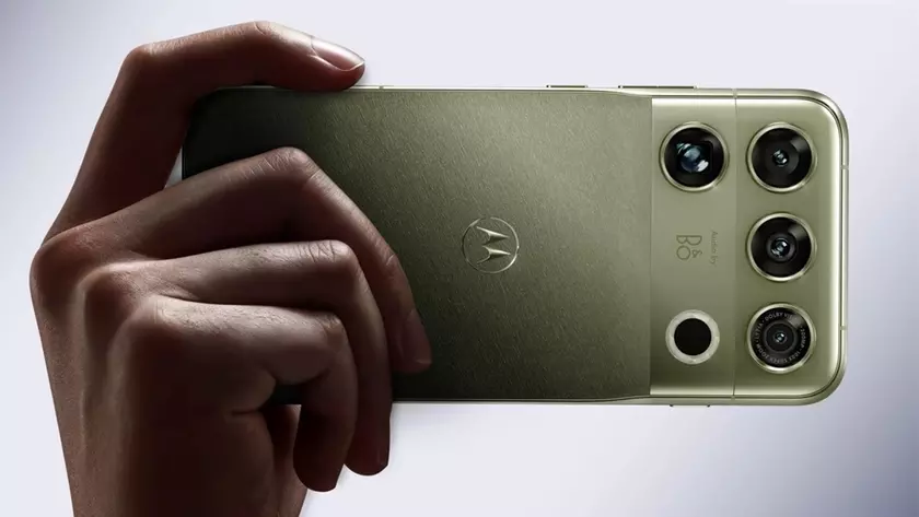 Motorola представила Signature 27 — премиальный смартфон со смелым дизайном, акустикой Bang & Olufsen и новейшим чипом Snapdragon 8 Elite Extreme Gen 6