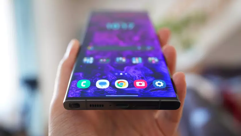 Инсайдер: все три модели Samsung Galaxy S24 получат LTPO-панели