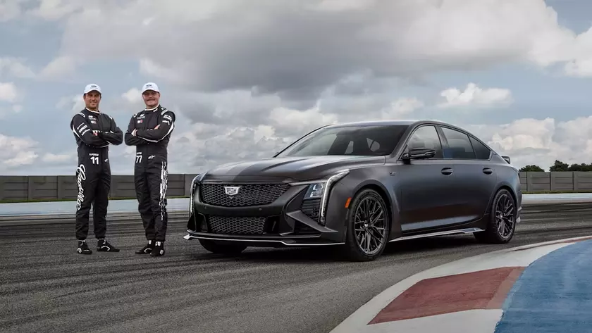 Седан Cadillac CT5-V Blackwing F1 Collector Series в матовом черном цвете