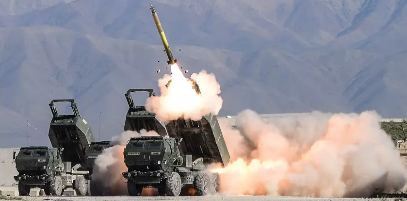 HIMARS M142: Мощность и Точность с GLMRS