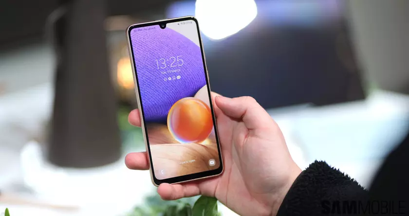 Samsung Galaxy A33 получил One UI 6.0 и Android 14 в Европе