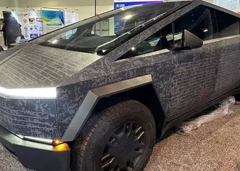 "Wrap" for $10,000: Tesla Cybertruck covered in solar panels that power the on-board battery