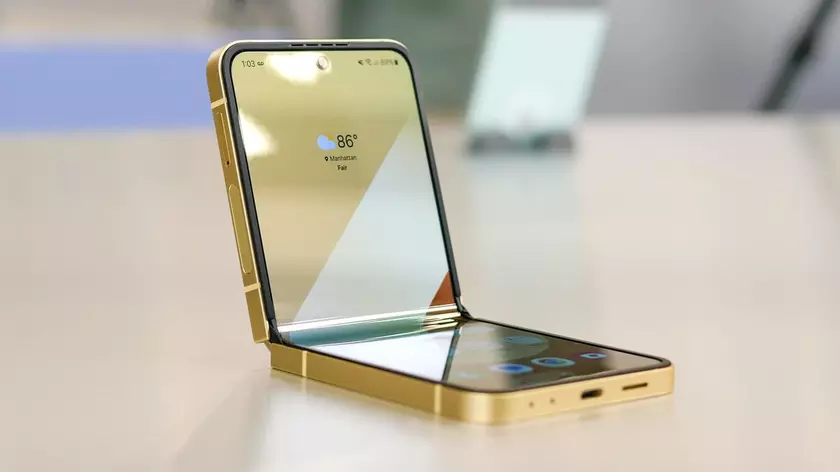 Samsung расширяет сеть сервисных центров для владельцев складных смартфонов в Корее