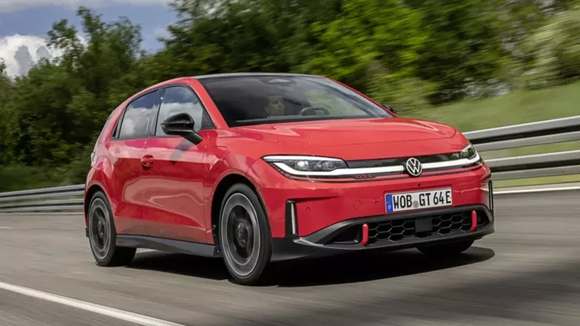 Электрический хэтчбек Volkswagen ID. Polo GTI красного цвета