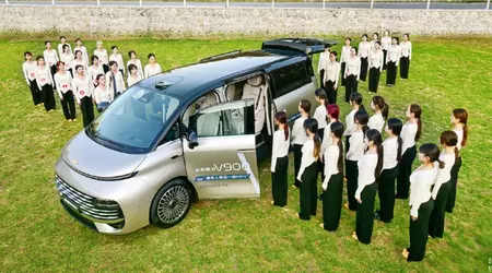 У мінівен Geely Galaxy V900 вмістилися 42 людини