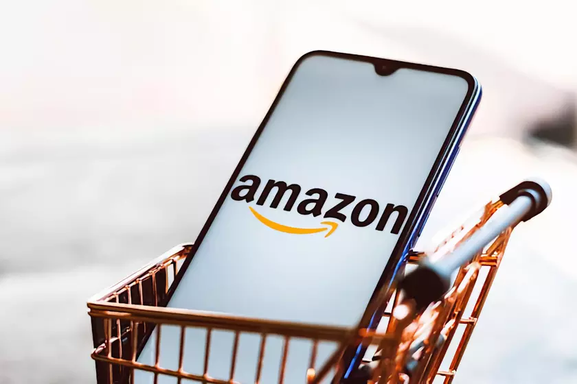 Amazon работает над "умным" холодильником, отслеживающим количество продуктов внутри