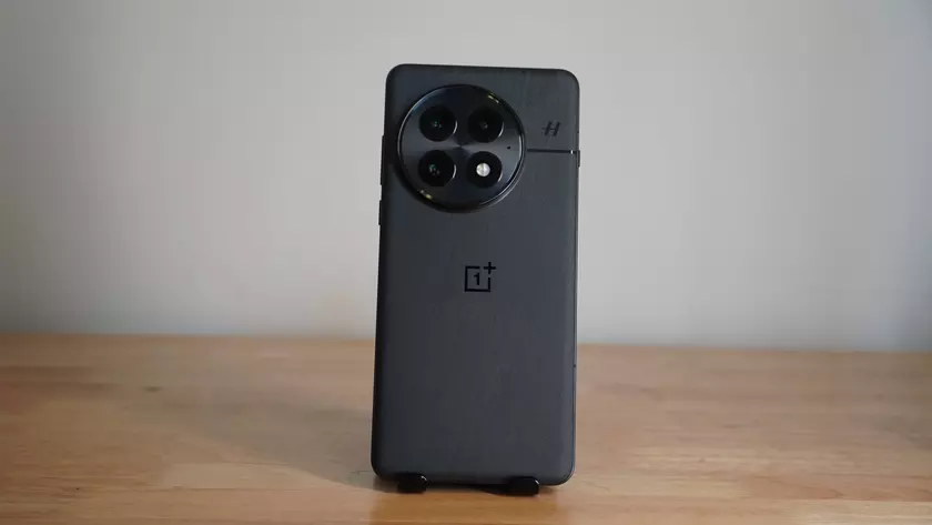Утечка: OnePlus 14 получит революционный дисплей?
