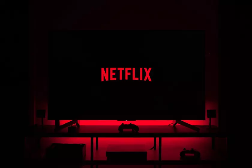 Netflix может запретить использовать один аккаунт вне семьи