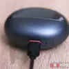 Haylou FlowBuds N55 - зарядний порт при зарядці