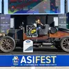 Элегантные автомобили для выставки