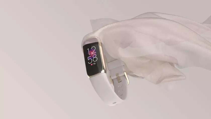 Для роскошных тренировок: фитнес-трекер FitBit за $149