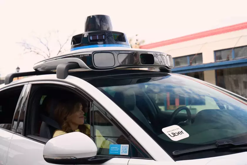 Uber интегрирует Waymo: Новый этап в эпоху роботакси