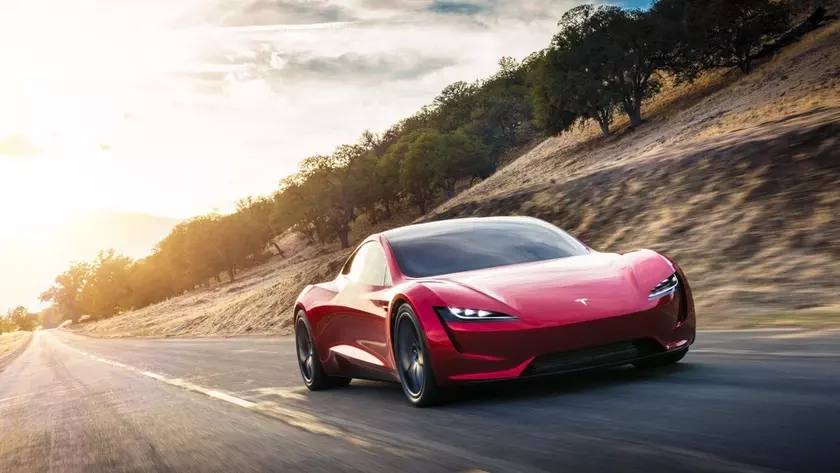 Концепт нового Tesla Roadster в динамике
