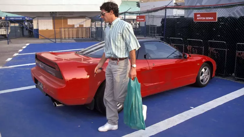 Красная Honda NSX Айртона Сенны