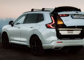 Honda CR-V Dream Pod turns out to be a capsule hotel on wheels
