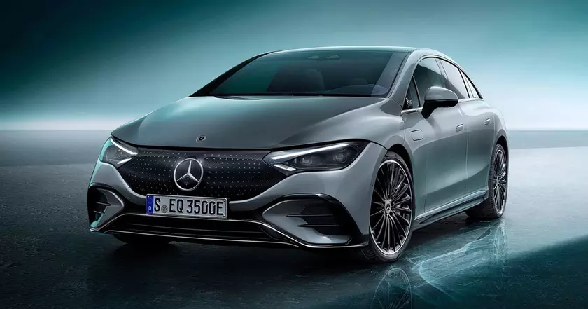 Exploring the Mercedes-Benz EQE: Luxury Meets Electric Innovation