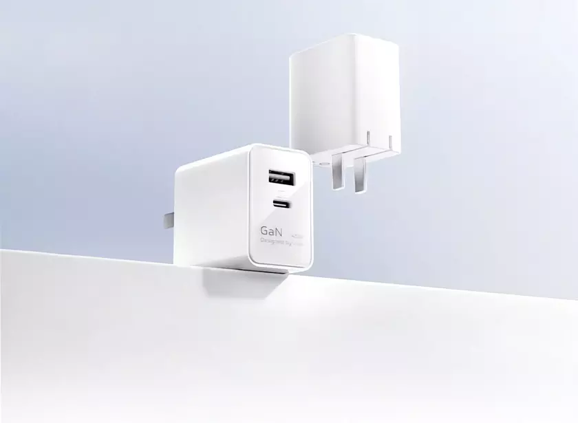 vivo представила GaN-зарядку с мощностью до 45 Вт и двумя портами USB