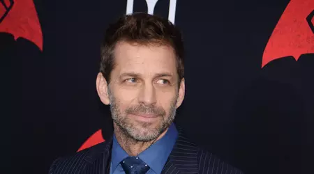 Zack Snyder a révélé qu'il était un fidèle fan de Fortnite et qu'il se plongeait régulièrement dans l'univers du jeu vidéo sous les traits d'un personnage de "Rick and Morty" 
