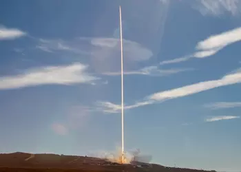 SpaceX вывела на орбиту еще 28 спутников Starlink из Калифорнии