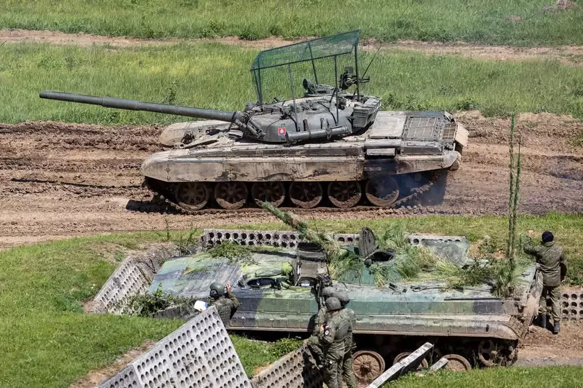 Словацкие Т-72М1 получили защиту от дронов: что такое антидронные "мангалы"?