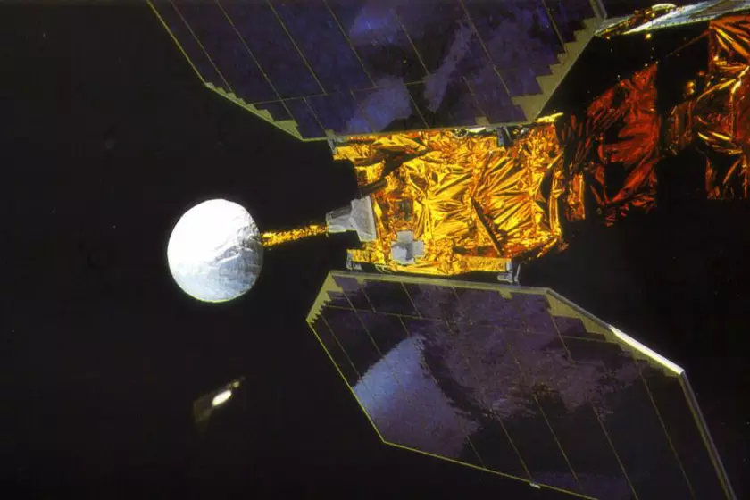 Знаковый спутник NASA ERBS безопасно упал недалеко от Аляски