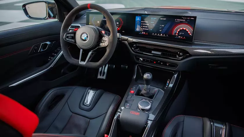 Интерьер BMW с механической коробкой передач