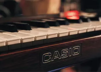 Casio сокращает персонал и меняет стратегию продаж музыкальных инструментов из-за убытков