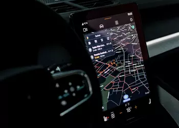 Google will integrate Gemini into Android Auto - communicating with the voice assistant will become more humanised