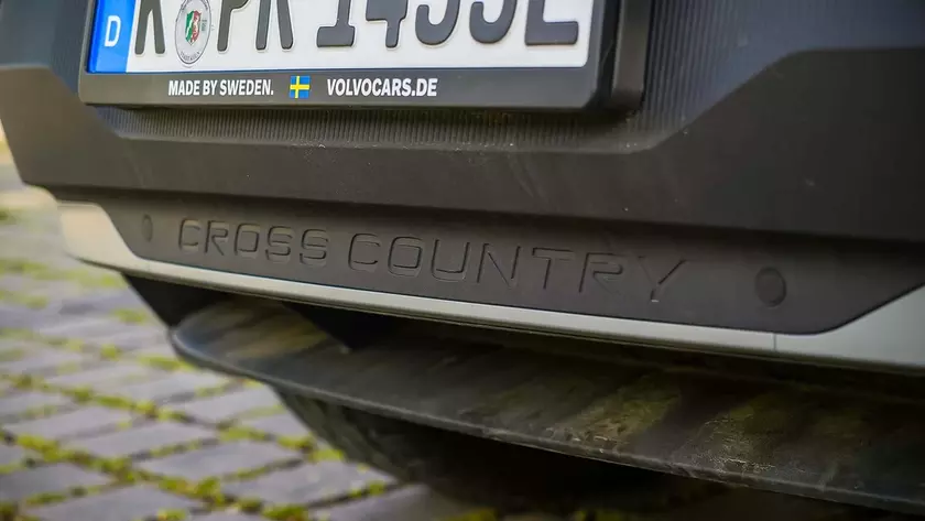 Электрический кроссовер Volvo EX30 Cross Country