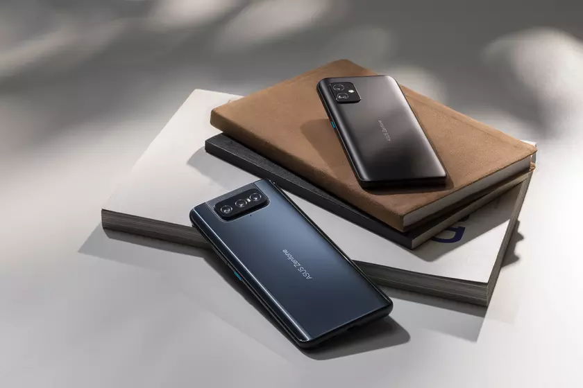 ASUS ZenFone 8 Flip с поворотной камерой и компактный ZenFone 8 едут в Украину: успей сэкономить на покупке 4 тыс грн