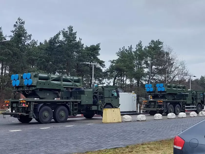 Армия Нидерландов получила на вооружение первую партию израильских реактивных систем залпового огня PULS