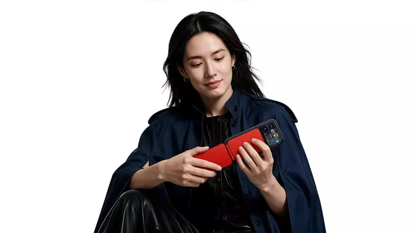 Аксессуар Xiaomi Pocket Guitar на смартфоне