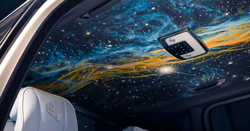 Космос внутри: Как Rolls-Royce создал звёздное небо в Cullinan