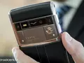 post_big/vertu-signature-touch-hand-back.jpg