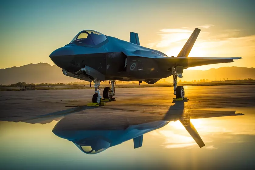 General Electric получила $303 млн на разработку двигателя с адаптивным циклом для F-35 Lightning II и истребителя шестого поколения