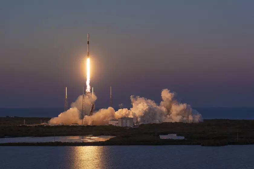 SpaceX впервые вывела на орбиту спутники Starlink V2 Mini