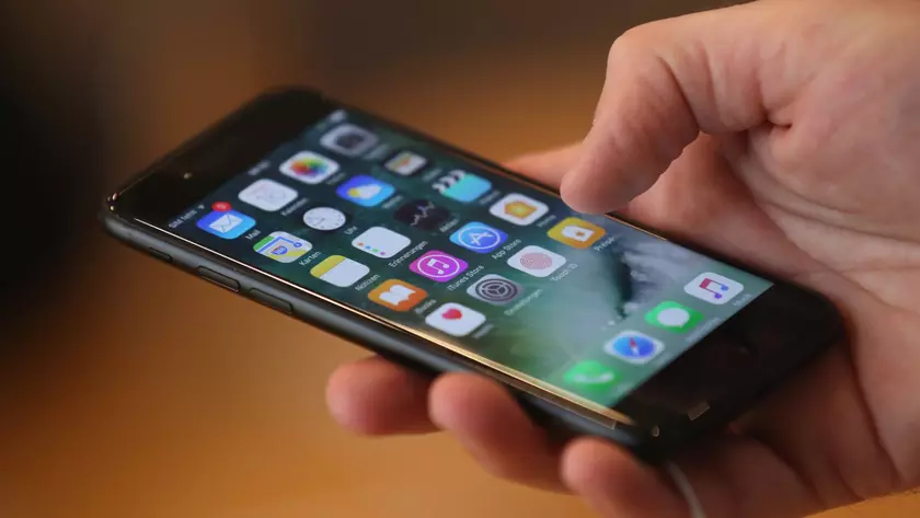 Apple бесплатно отремонтирует iPhone 7, которые не могут найти сеть