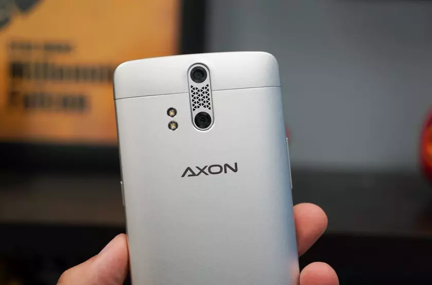 ZTE возвращается на рынок вместе с новым флагманом Axon 9