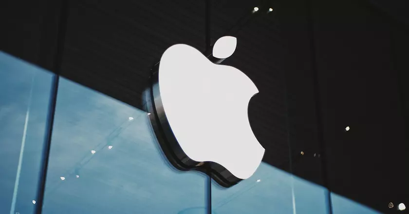 Apple открыла первый магазин в Канаде со специальной станцией самовывоза