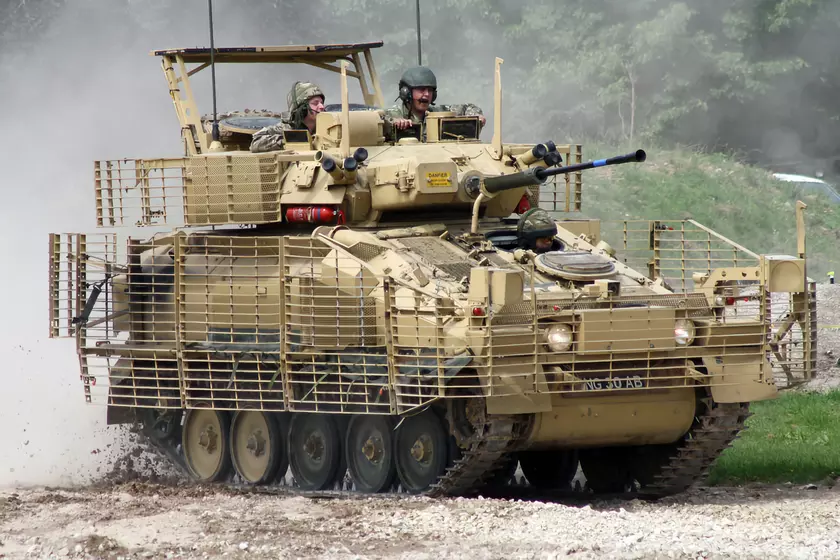 Великобритания передаст ВСУ бронированные разведывательные машины FV107 Scimitar