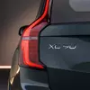 Мініатюра руху Volvo XC90 ввечері