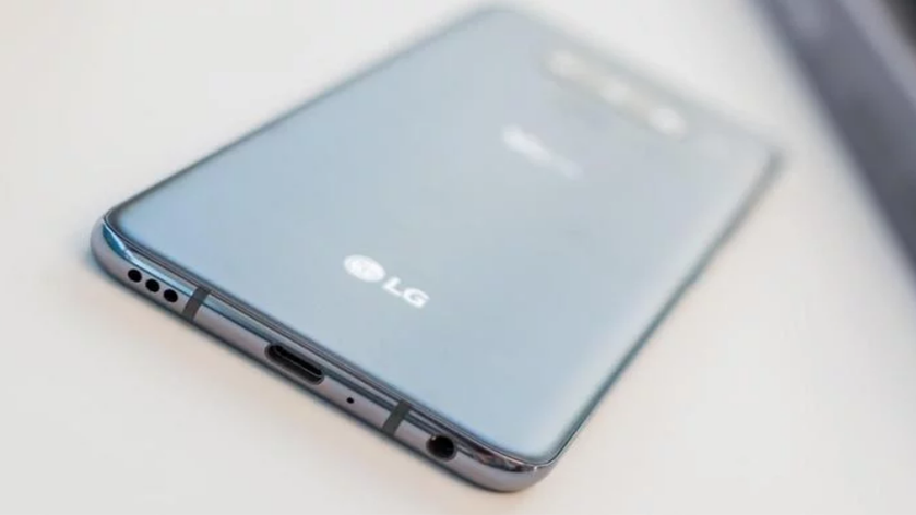 LG V60 ThinQ на официальном рендере: вырез-«капелька» и намек на дату анонса