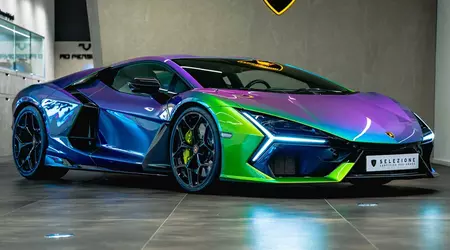 Lamborghini з незвичайним заводським забарвленням виставлено на продаж у Нідерландах